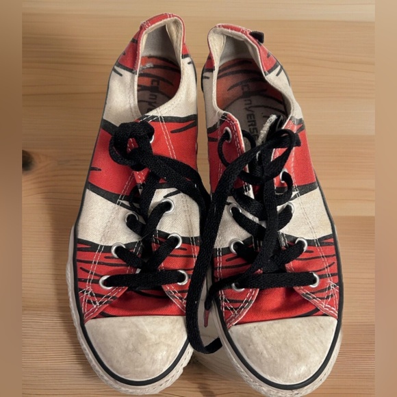 CONVERSE DR. SEUSS CAT IN THE HAT SIZE 3 YOUTH Chuck Taylor UNISEX - Picture 1 of 8